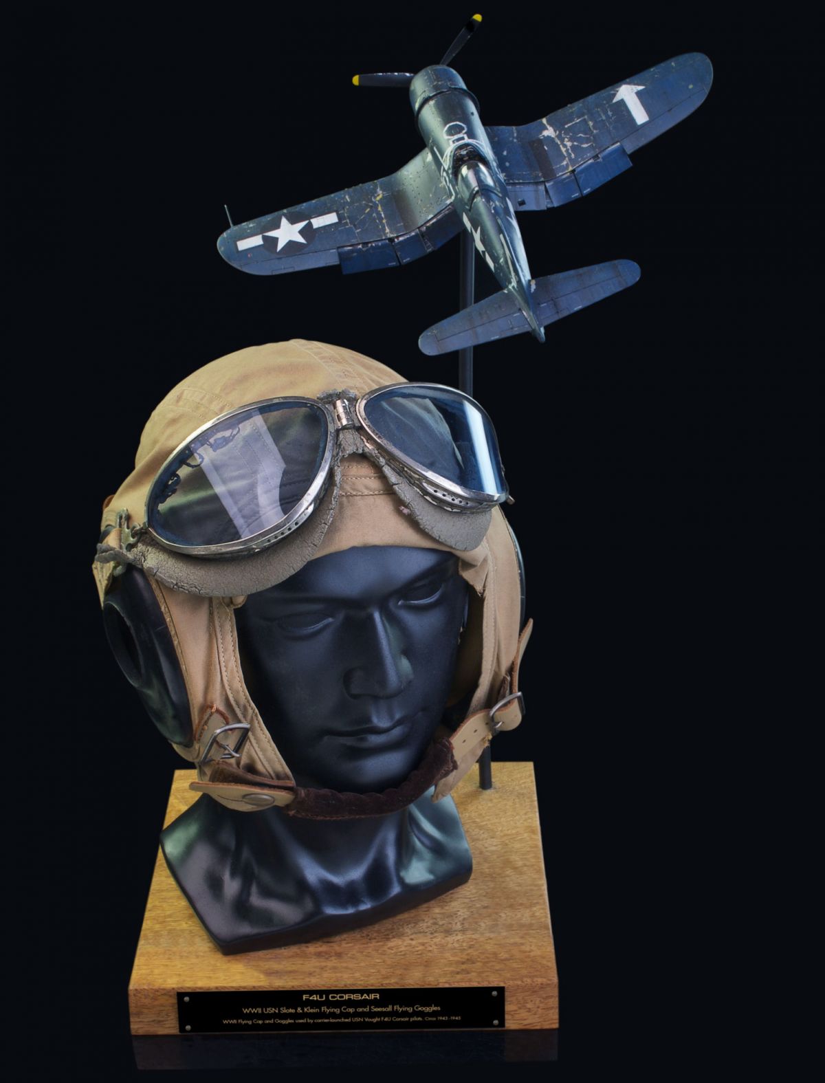 VOUGHT F4U CORSAIR WWII USN SLOTE & KLEIN AN-48440-1 FLYING HELMET WITH 'BLUE GLASS LENS' SEESALL FLYING GOGGLES 